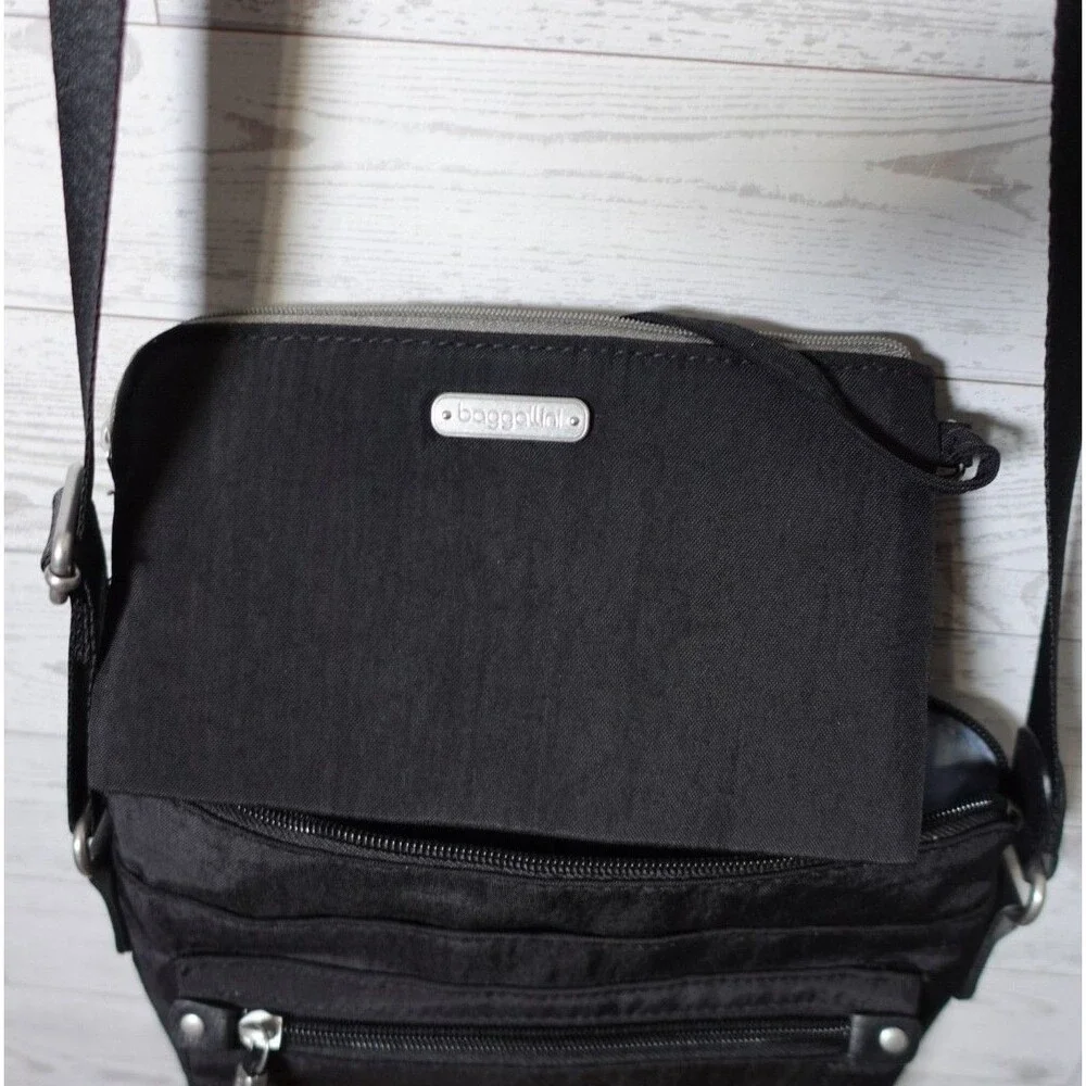 Baggallini Pocket Crossbody Bag with RFID Wristlet Black